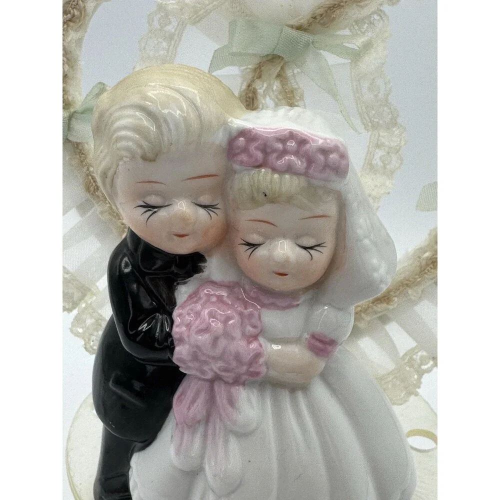 BRIDE & GROOM cute wedding cake-topper vtg 1970s kitschy porcelain figurines